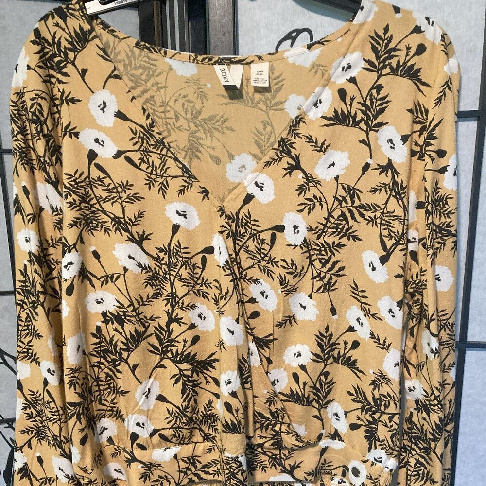 Roxy Long Sleve Top
